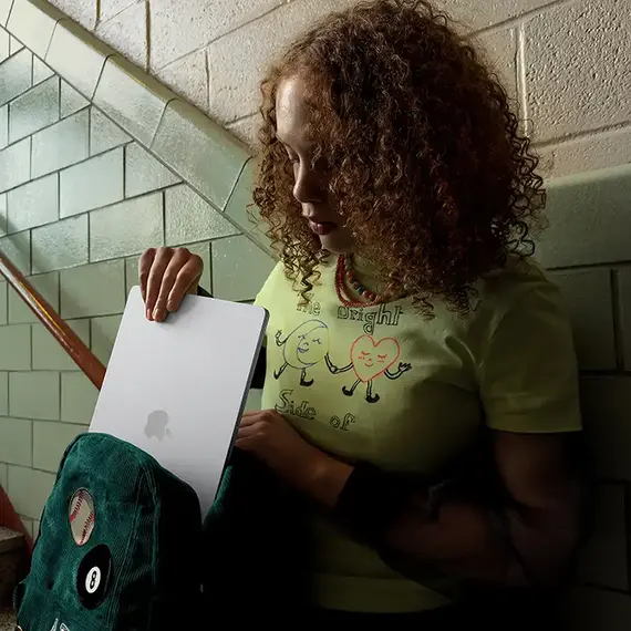 MacBook Air M5-2026 15 inch 10CPU/10GPU 16GB/512GB Vàng (New Seal), Chọn CPU/GPU: 10CPU/10GPU, Chọn bộ RAM/SSD: 16GB/512GB, Màu: Vàng, 9 image